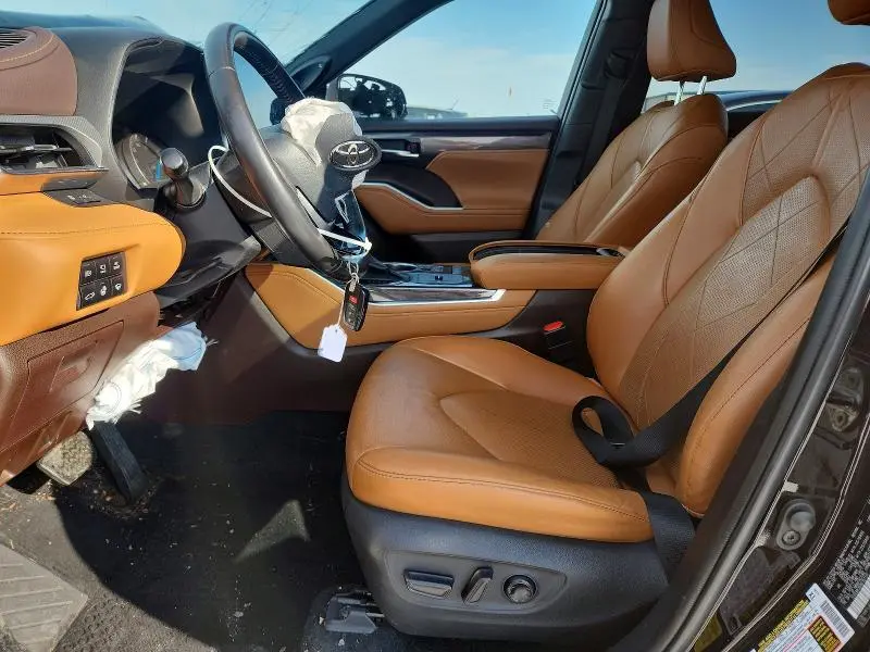 2022 TOYOTA HIGHLANDER HYBRID PLATINUM  