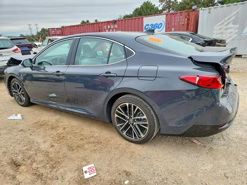 2025 TOYOTA CAMRY XLE  
