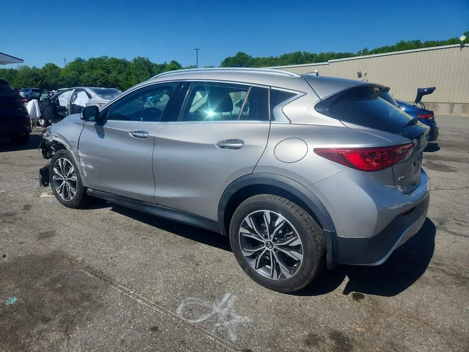 2017 INFINITI QX30 PREMIUM  