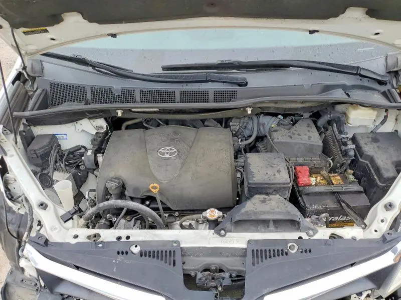 2020 TOYOTA SIENNA LE  