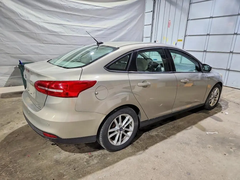 2015 FORD FOCUS SE  