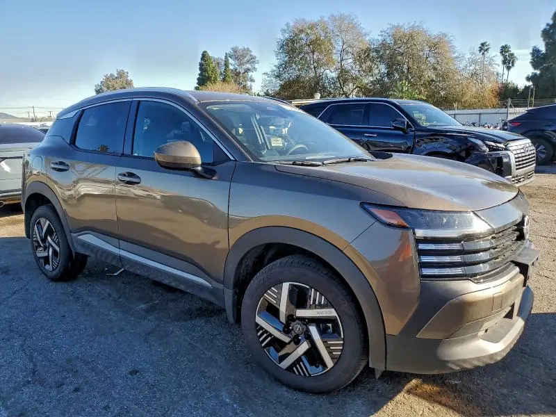 2025 NISSAN KICKS SV  