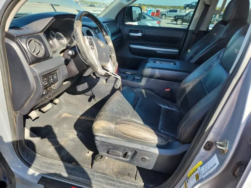 2017 TOYOTA TUNDRA CREWMAX SR5  