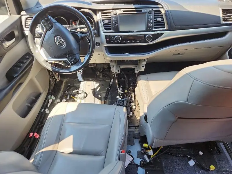 2018 TOYOTA HIGHLANDER XLE  