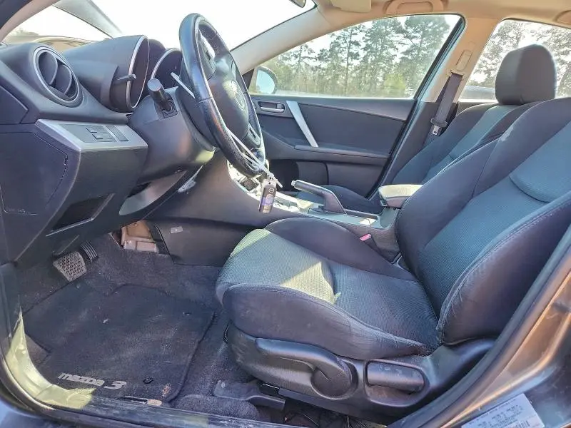 2011 MAZDA 3 S  