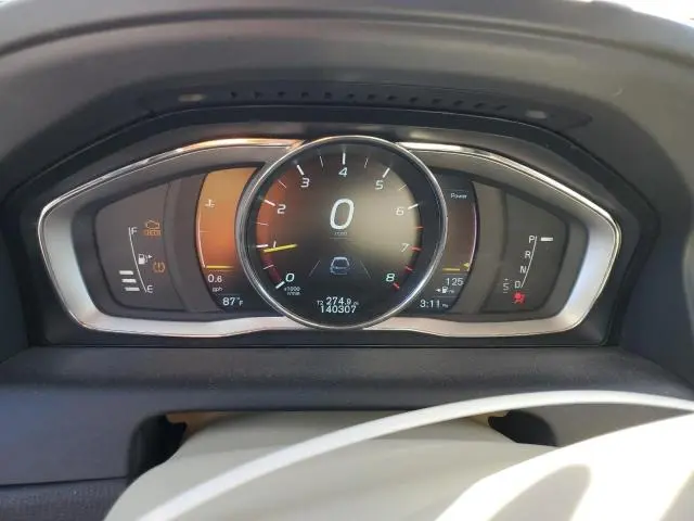 2015 VOLVO XC60 T5 PLATINUM  