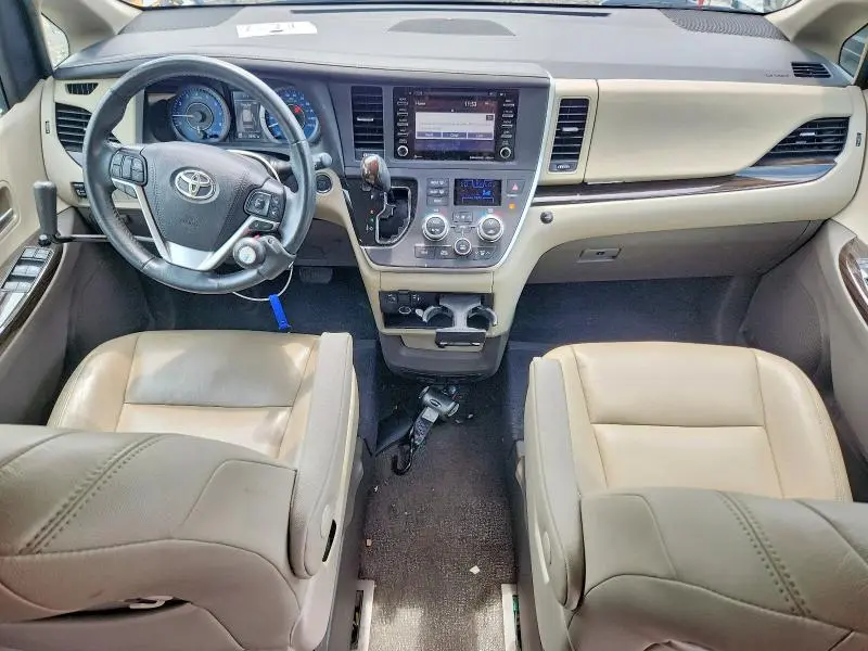 2020 TOYOTA SIENNA XLE 8-PASSENGER  