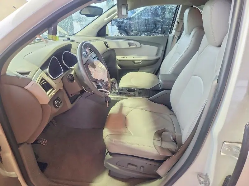2012 CHEVROLET TRAVERSE LT  