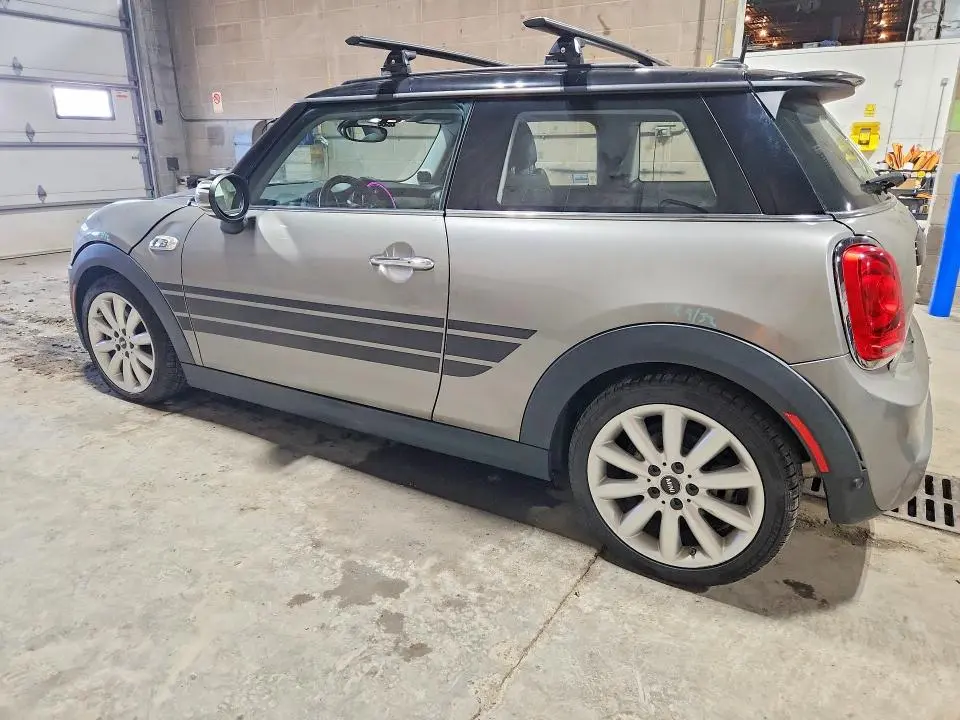 2017 MINI COOPER S  