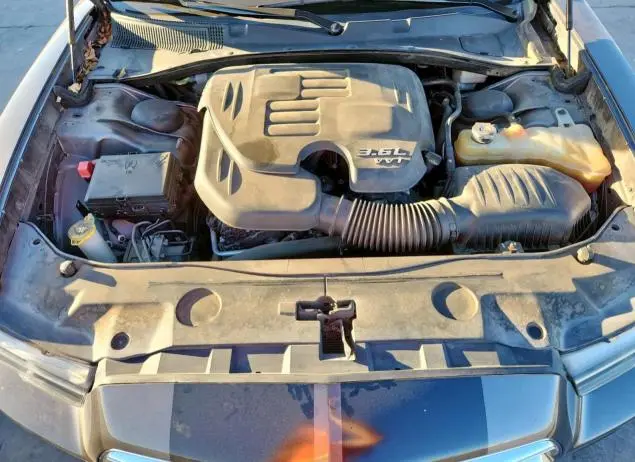 2014 DODGE CHARGER SE  