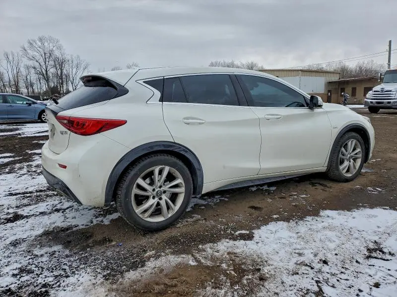 2017 INFINITI QX30 BASE  