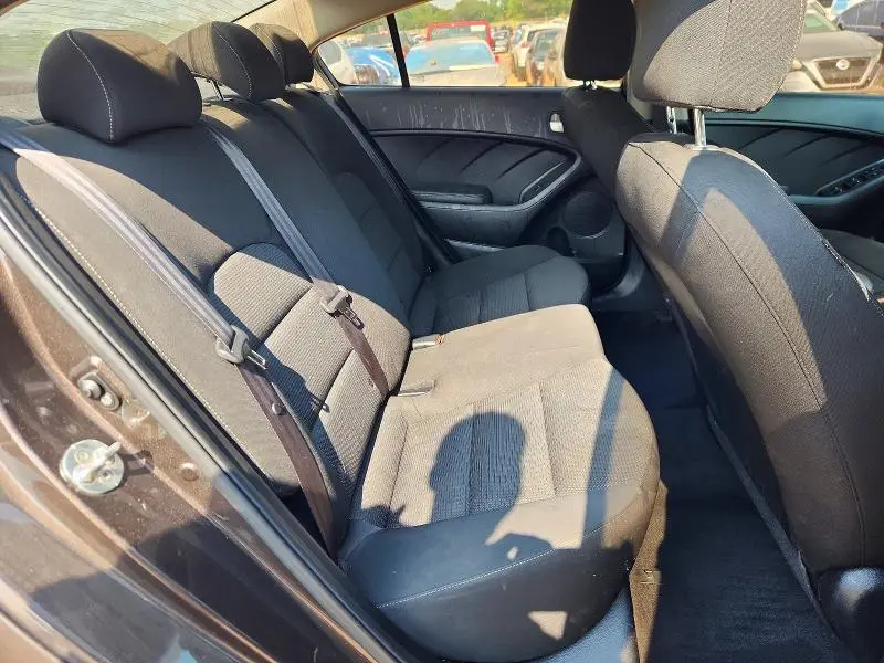 2017 KIA FORTE LX  