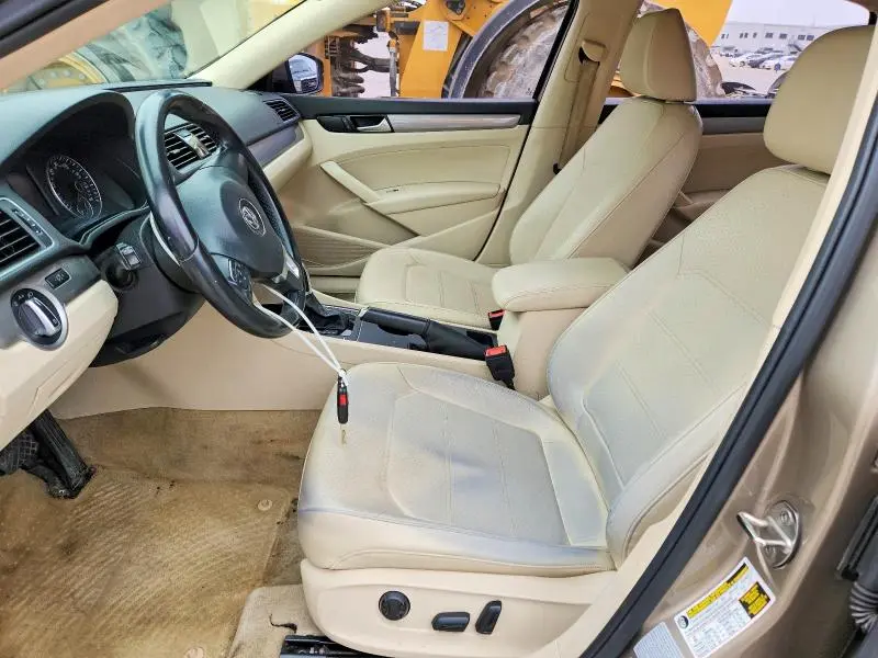 2015 VOLKSWAGEN PASSAT S  