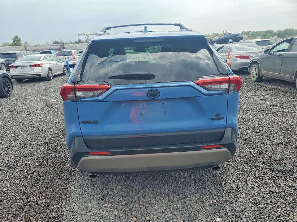 2022 TOYOTA RAV4 SE  