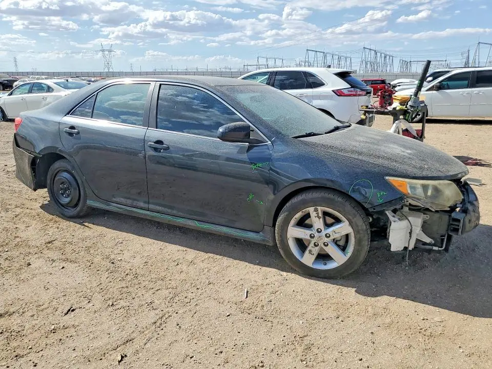 2014 TOYOTA CAMRY SE  