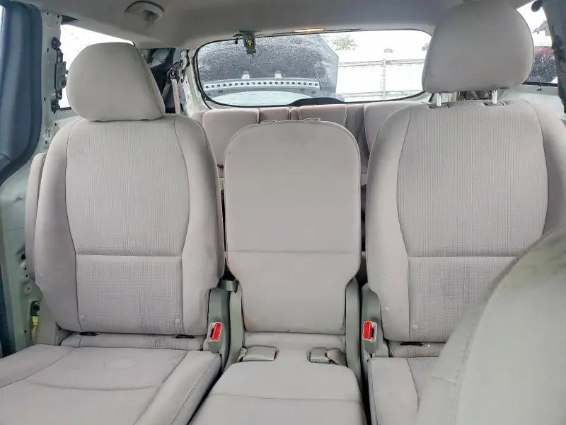 2019 KIA SEDONA LX  