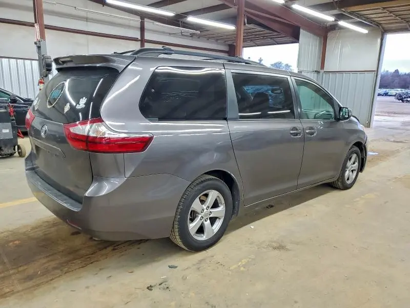 2017 TOYOTA SIENNA LE  