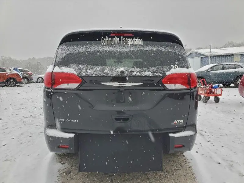 2022 CHRYSLER VOYAGER LX  
