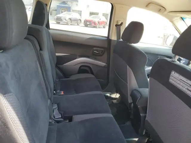 2013 MITSUBISHI OUTLANDER SE