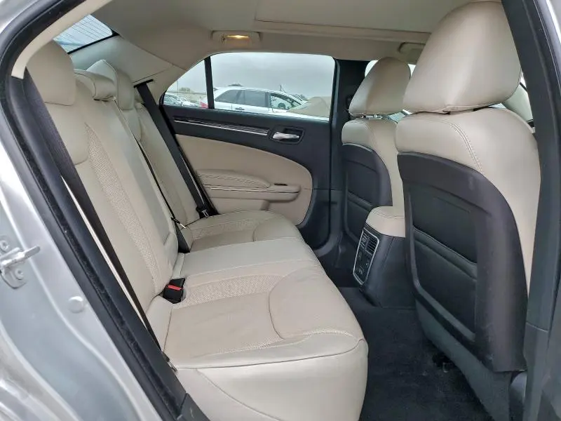 2019 CHRYSLER 300 LIMITED  