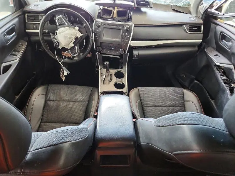 2015 TOYOTA CAMRY SE  