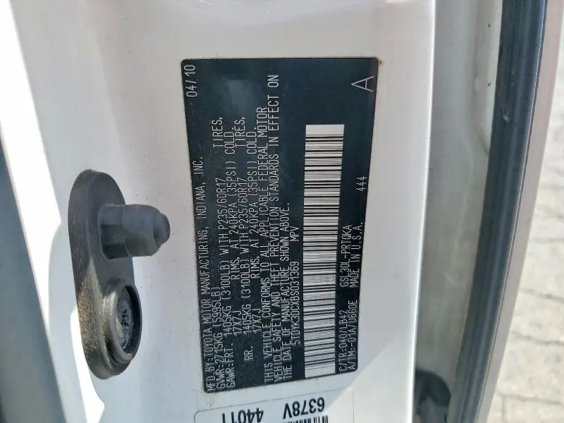 2011 TOYOTA SIENNA XLE 8-PASSENGER  
