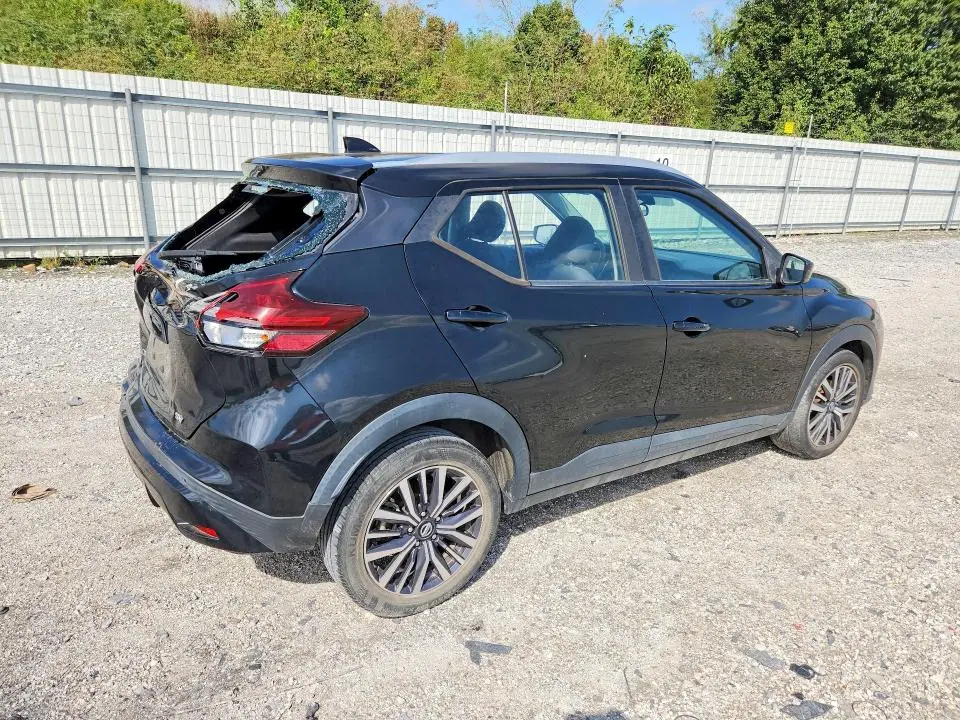2021 NISSAN KICKS SV  