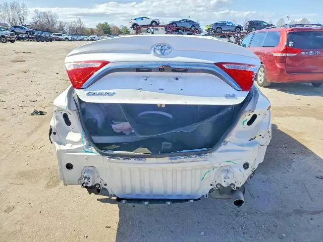 2016 TOYOTA CAMRY SE  