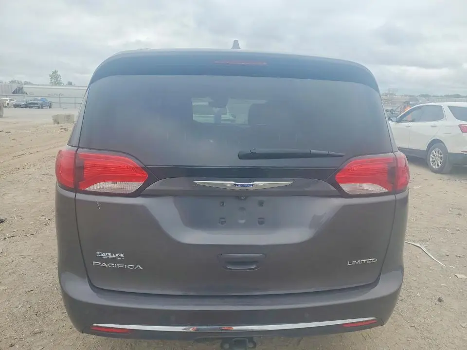 2018 CHRYSLER PACIFICA LIMITED  