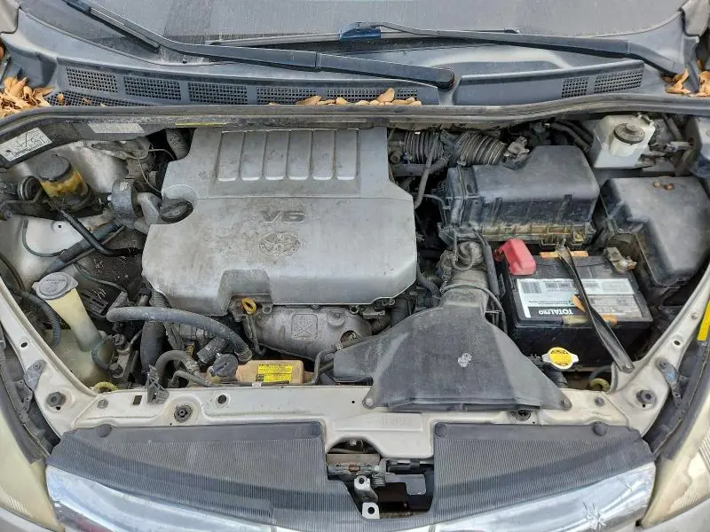 2010 TOYOTA SIENNA XLE  