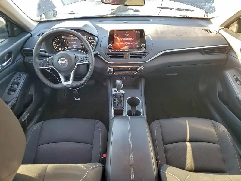 2022 NISSAN ALTIMA SV  