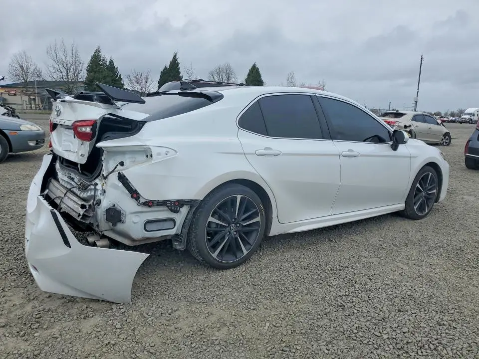 2018 TOYOTA CAMRY XSE  