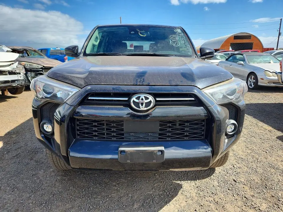 2021 TOYOTA 4RUNNER SR5  