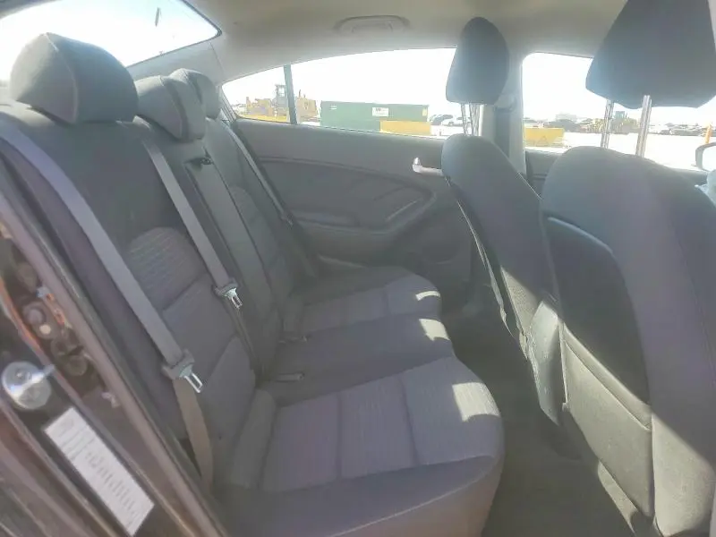 2017 KIA FORTE LX  