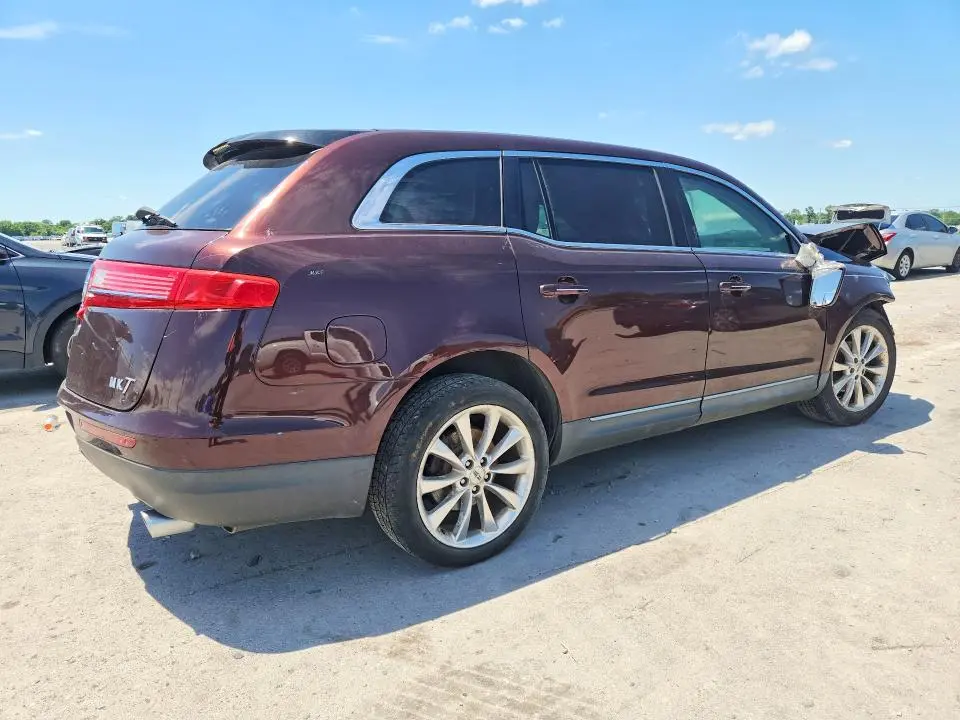 2010 LINCOLN MKT   