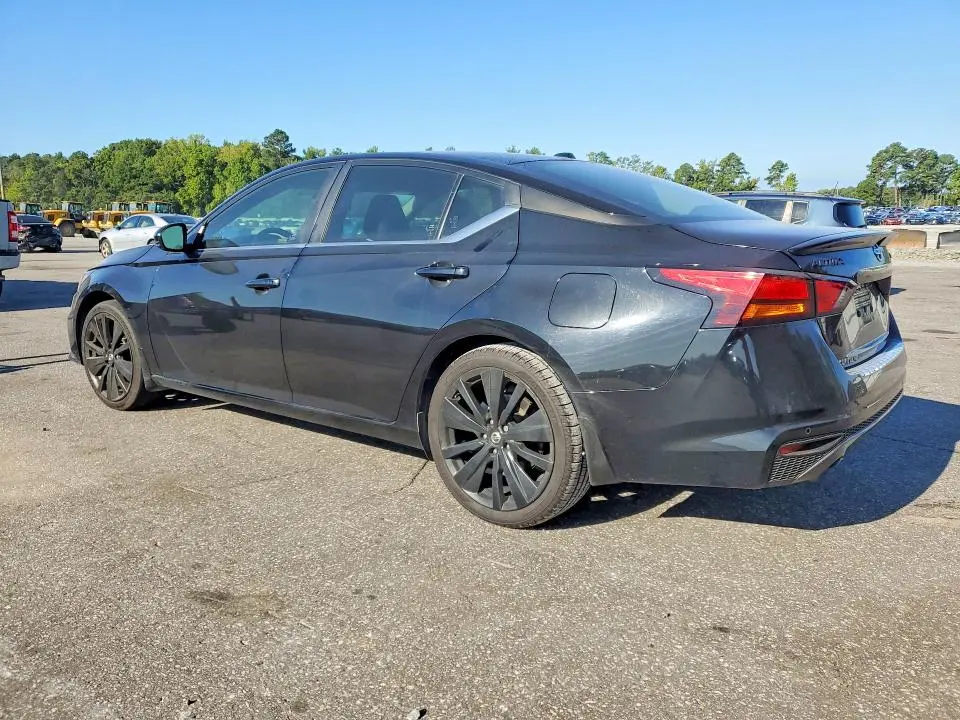 2022 NISSAN ALTIMA SR  
