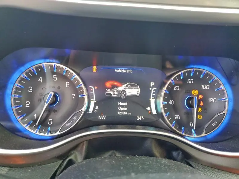 2017 CHRYSLER PACIFICA LIMITED  