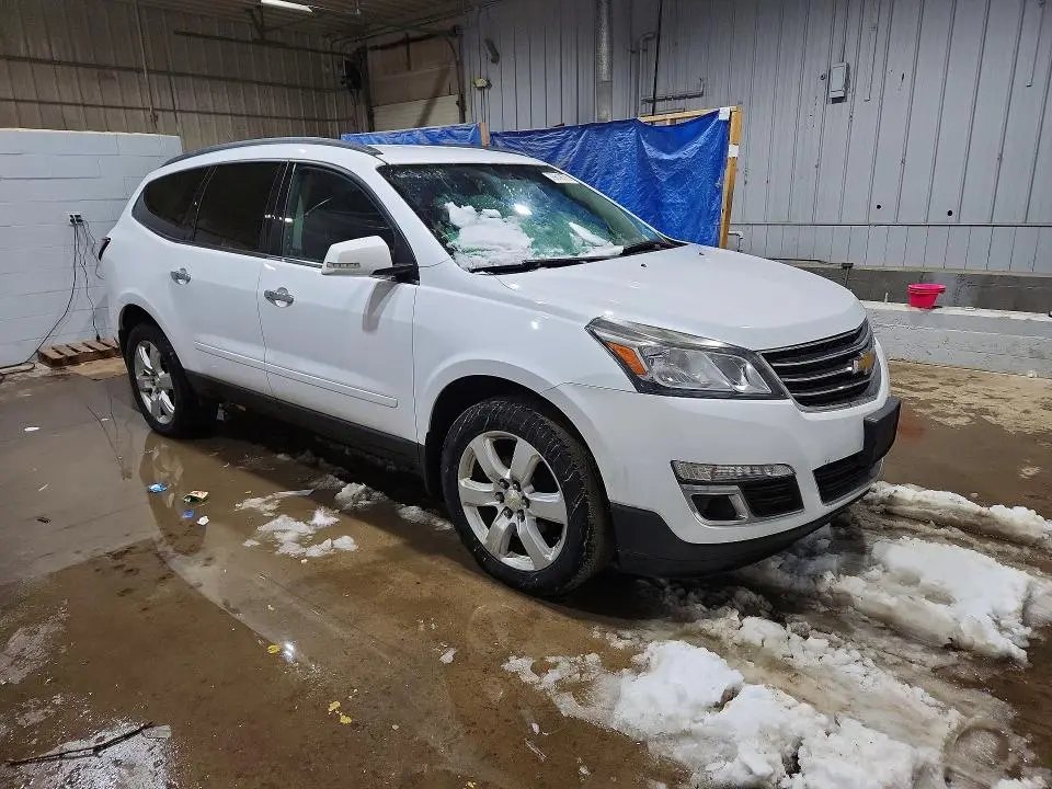 2017 CHEVROLET TRAVERSE LT  
