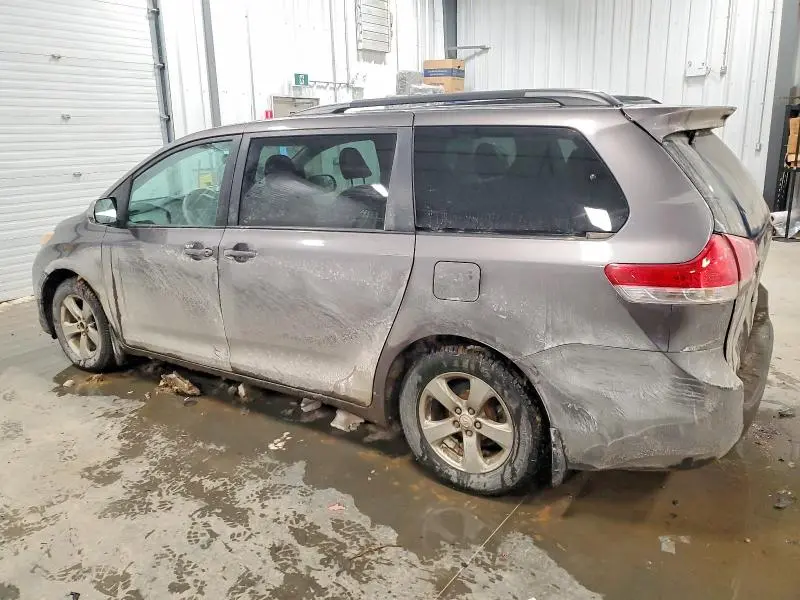 2012 TOYOTA SIENNA LE  