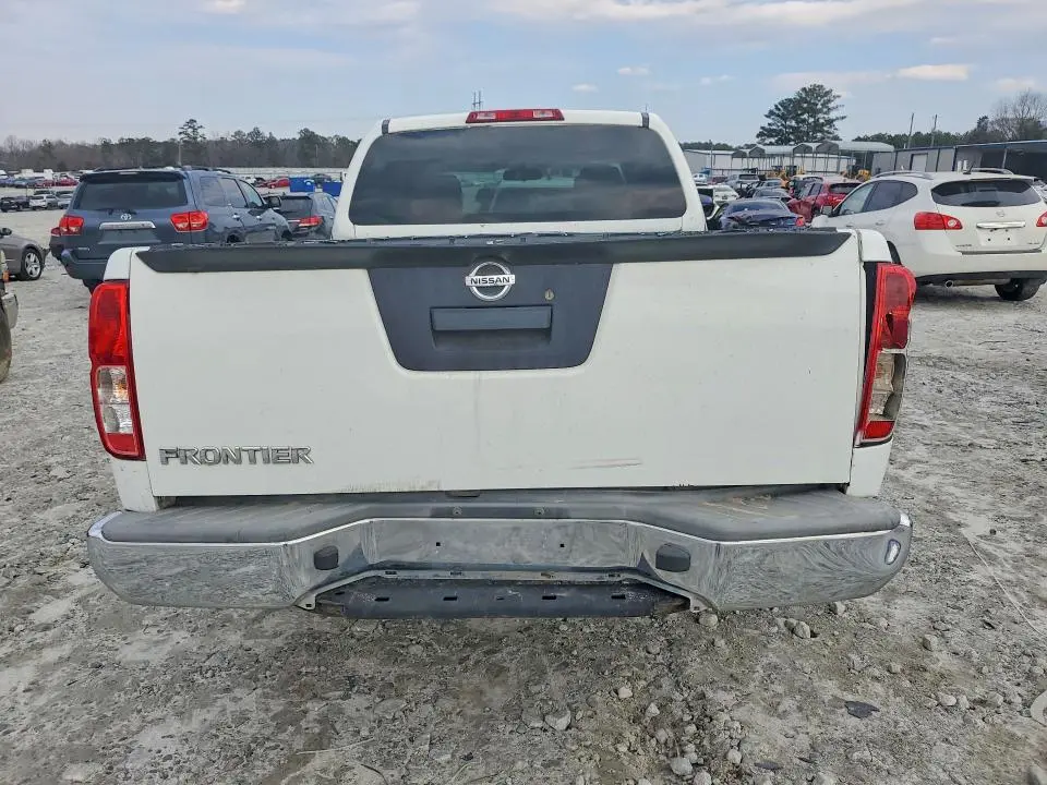 2013 NISSAN FRONTIER S  