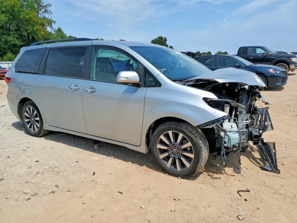 2019 TOYOTA SIENNA LIMITED PREMIUM 7-PASSENGER  
