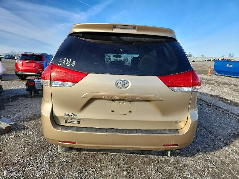 2011 TOYOTA SIENNA XLE  