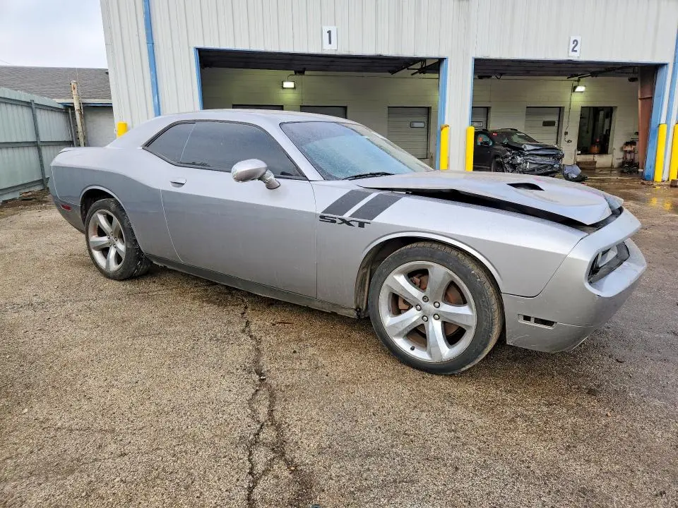 2013 DODGE CHALLENGER SXT  