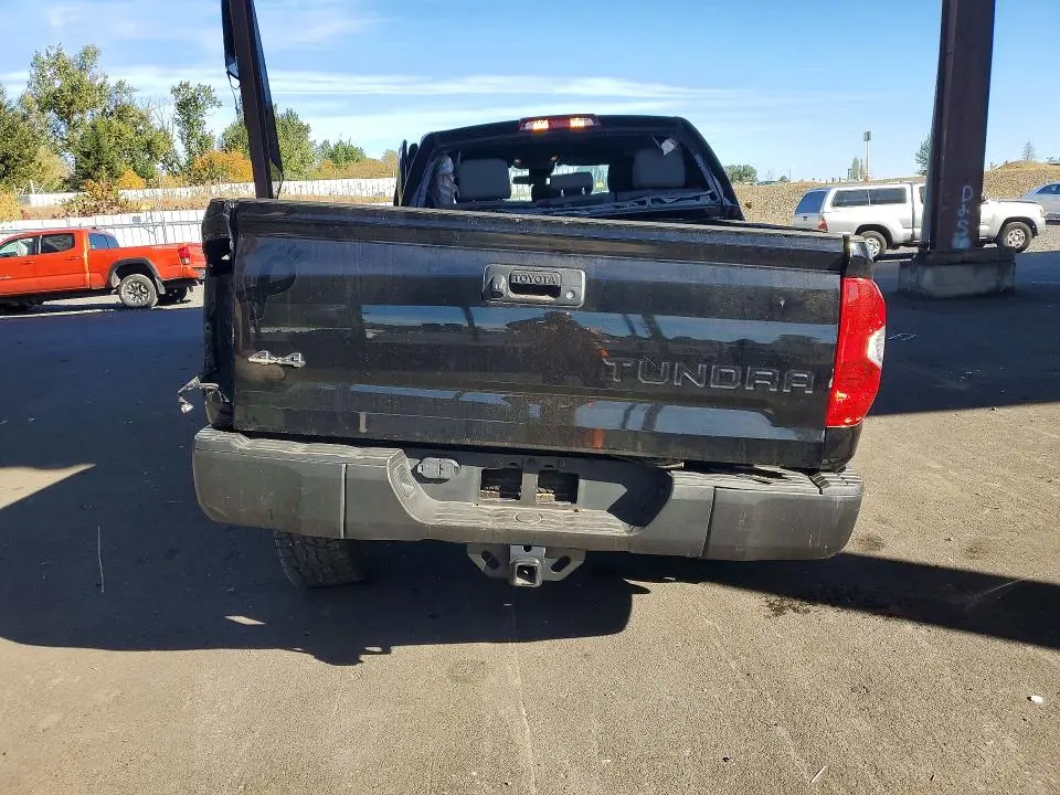 2018 TOYOTA TUNDRA SR  