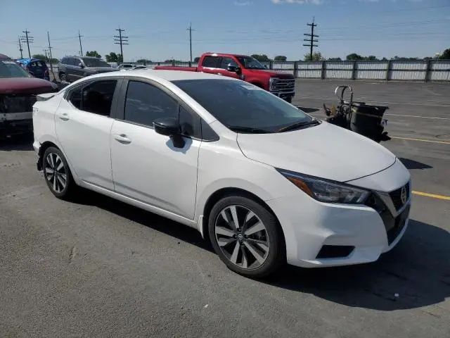 2022 NISSAN VERSA SR  