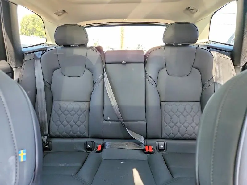 2026 VOLVO XC60 PLUS  