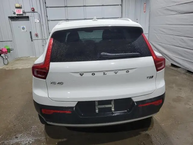 2020 VOLVO XC40 T5 MOMENTUM  