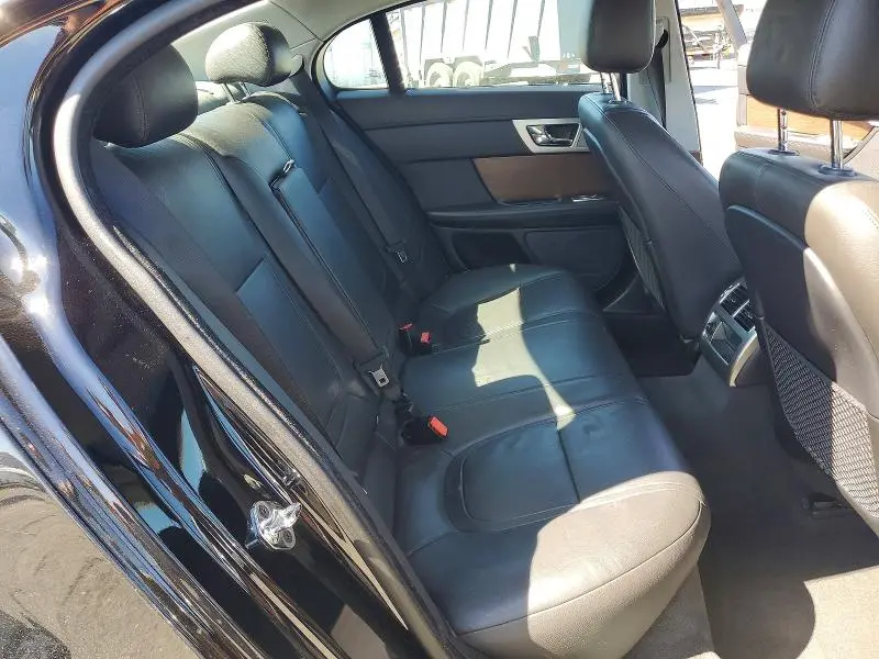 2013 JAGUAR XF   