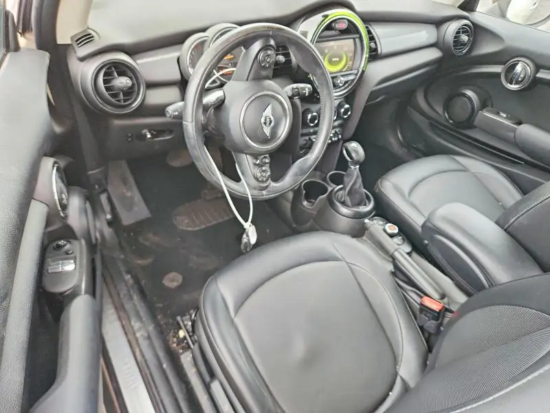 2017 MINI COOPER   