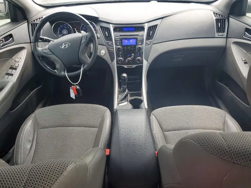 2012 HYUNDAI SONATA SE  